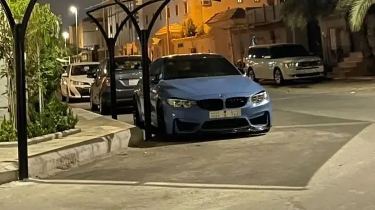 مظلات سيارات
